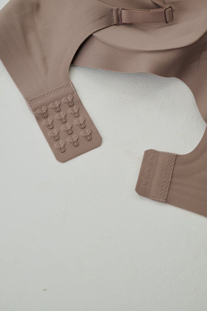 Invisible supportive bra in skin