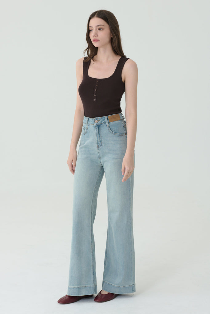 Indigo flared jeans in light blue