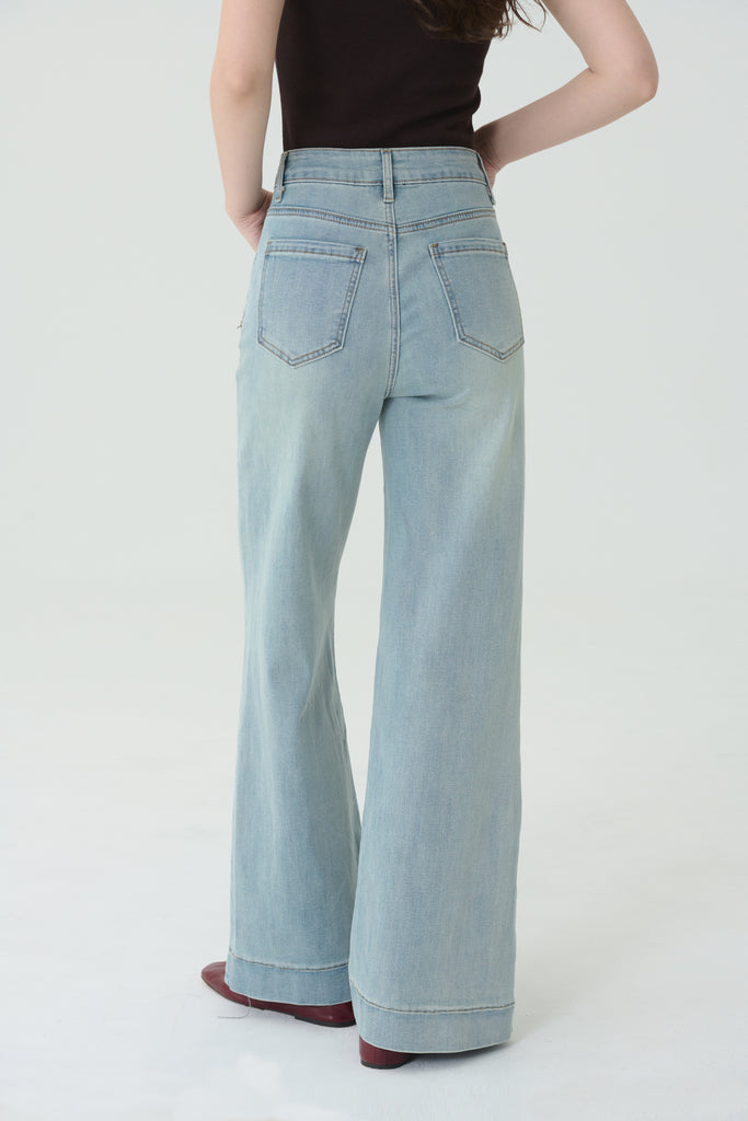 Indigo flared jeans in light blue