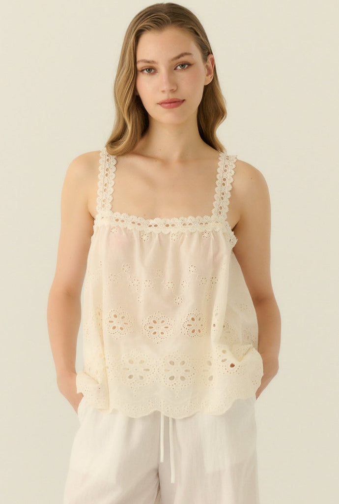Embroidered cotton top in white