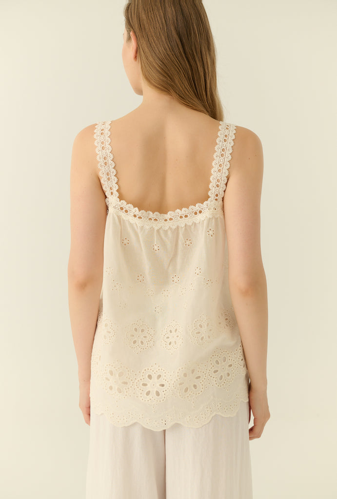 Embroidered cotton top in white