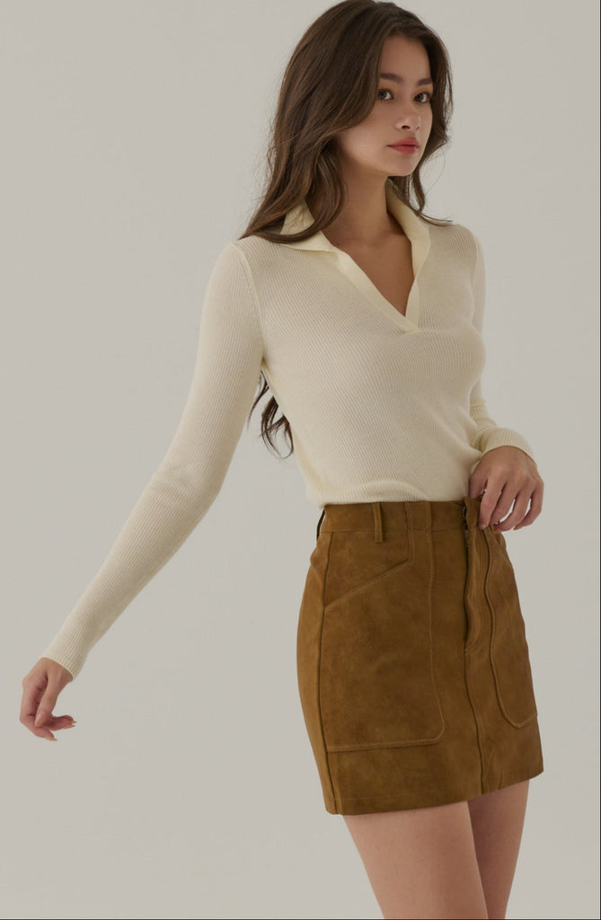 Join the meeting V neck knit top in beige