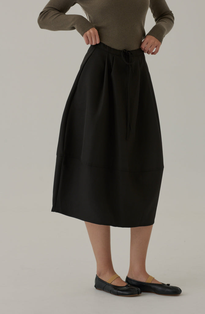 Cute puff skirt in black