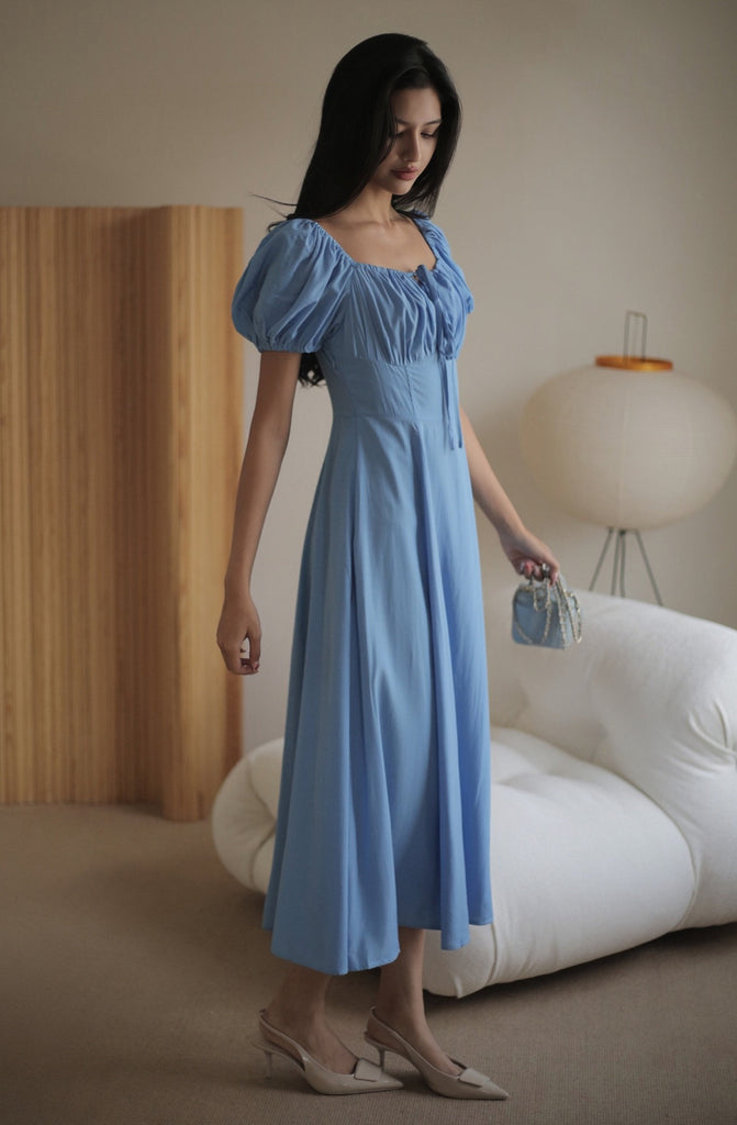 Classy vintage square neck dress in blue