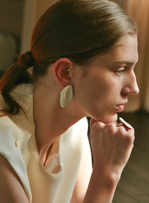 Tender society 白色異型形耳環