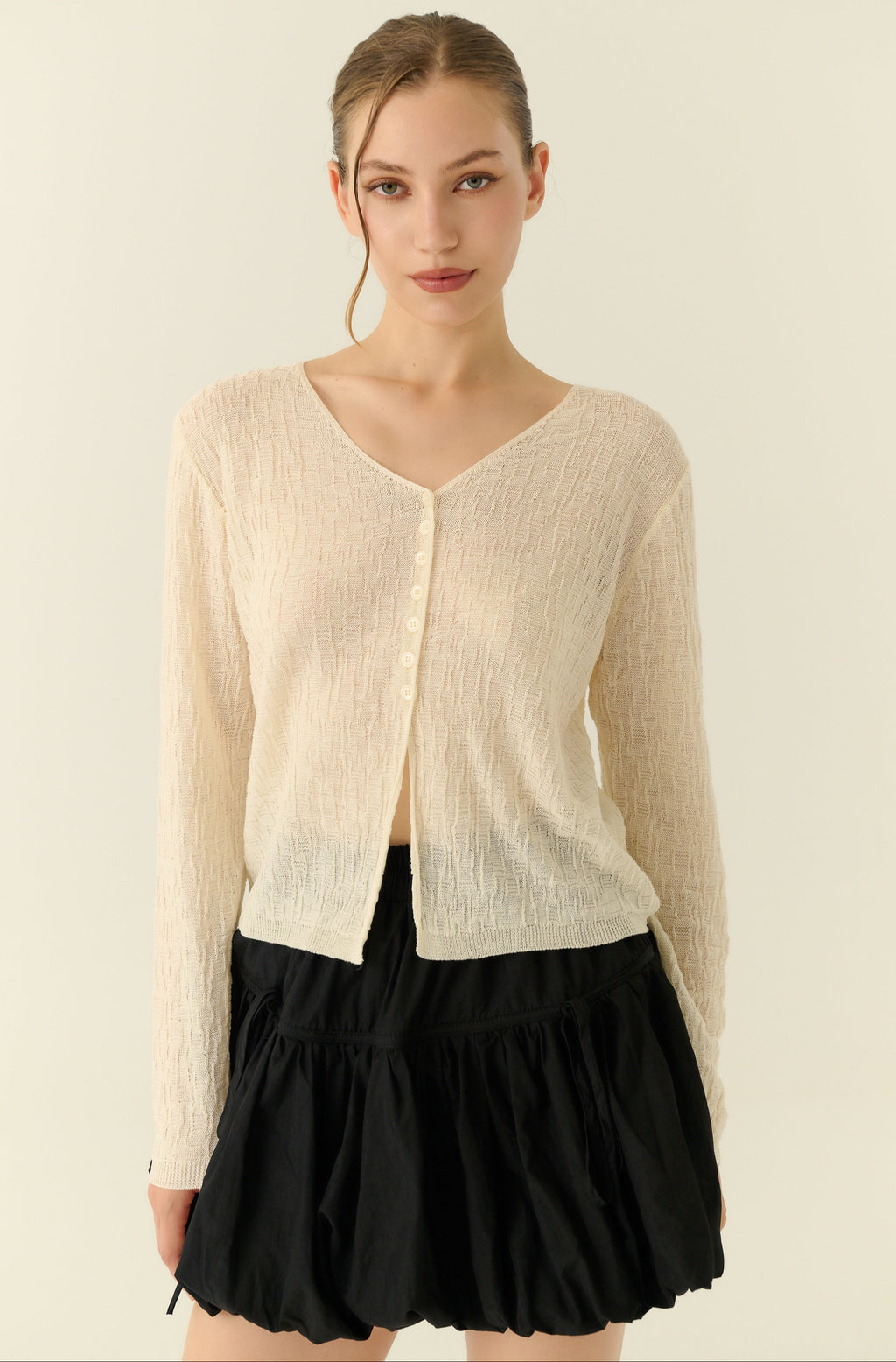 Lightweight v-neck knit cardigan