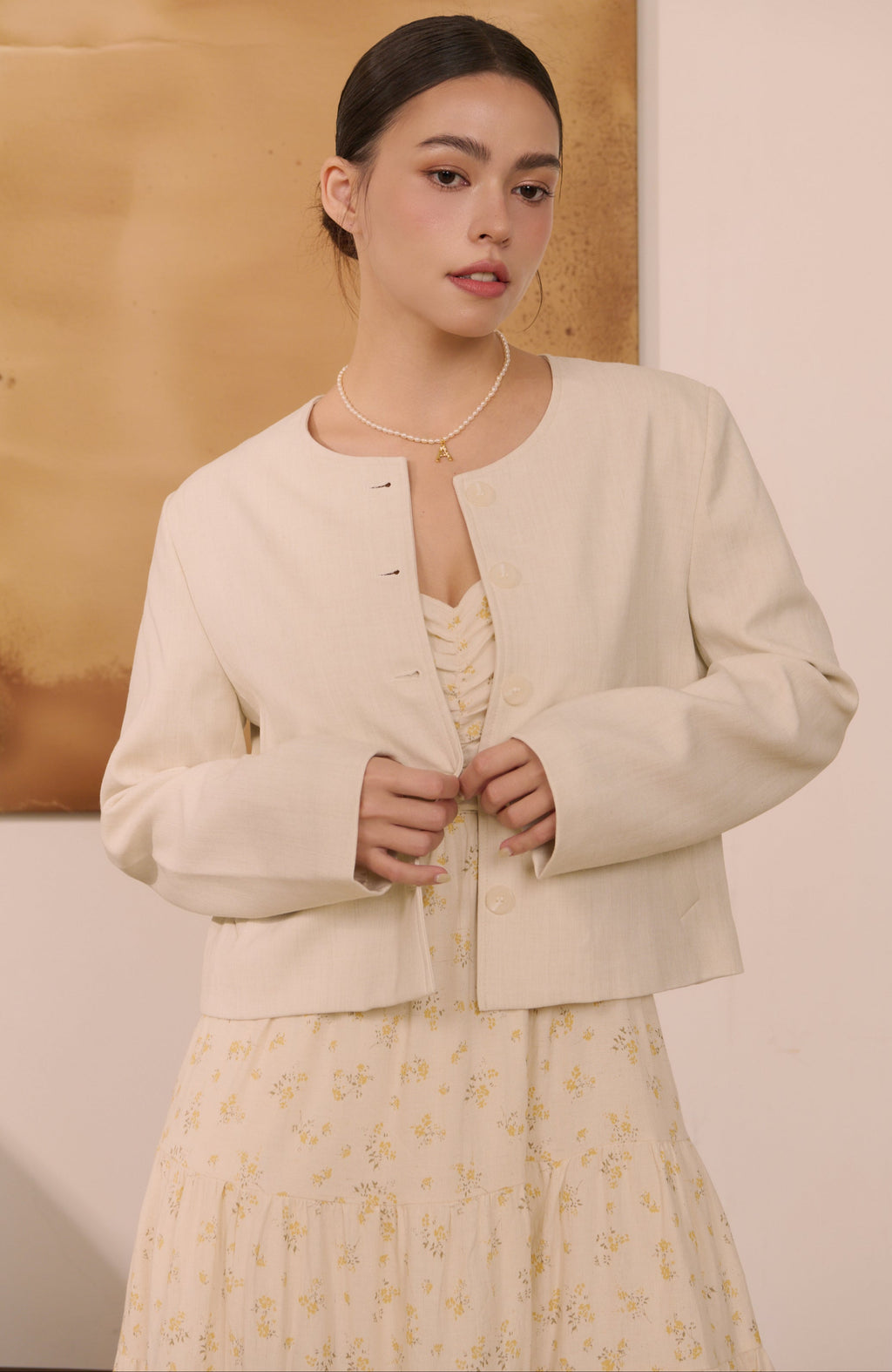 Clean cut jacket in beige