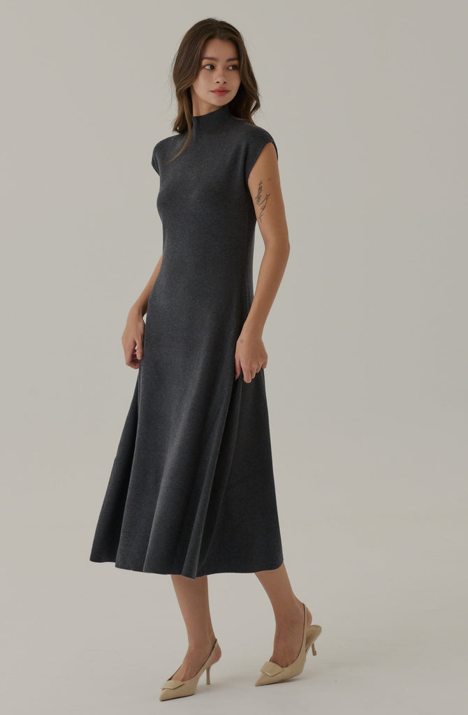 Edgy knit dress in grey