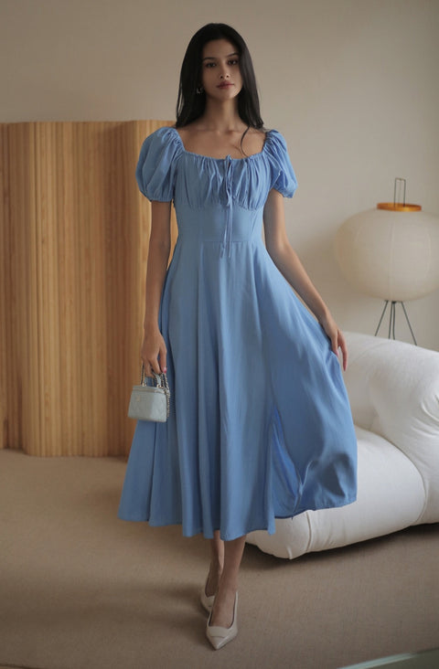 Classy vintage square neck dress in blue