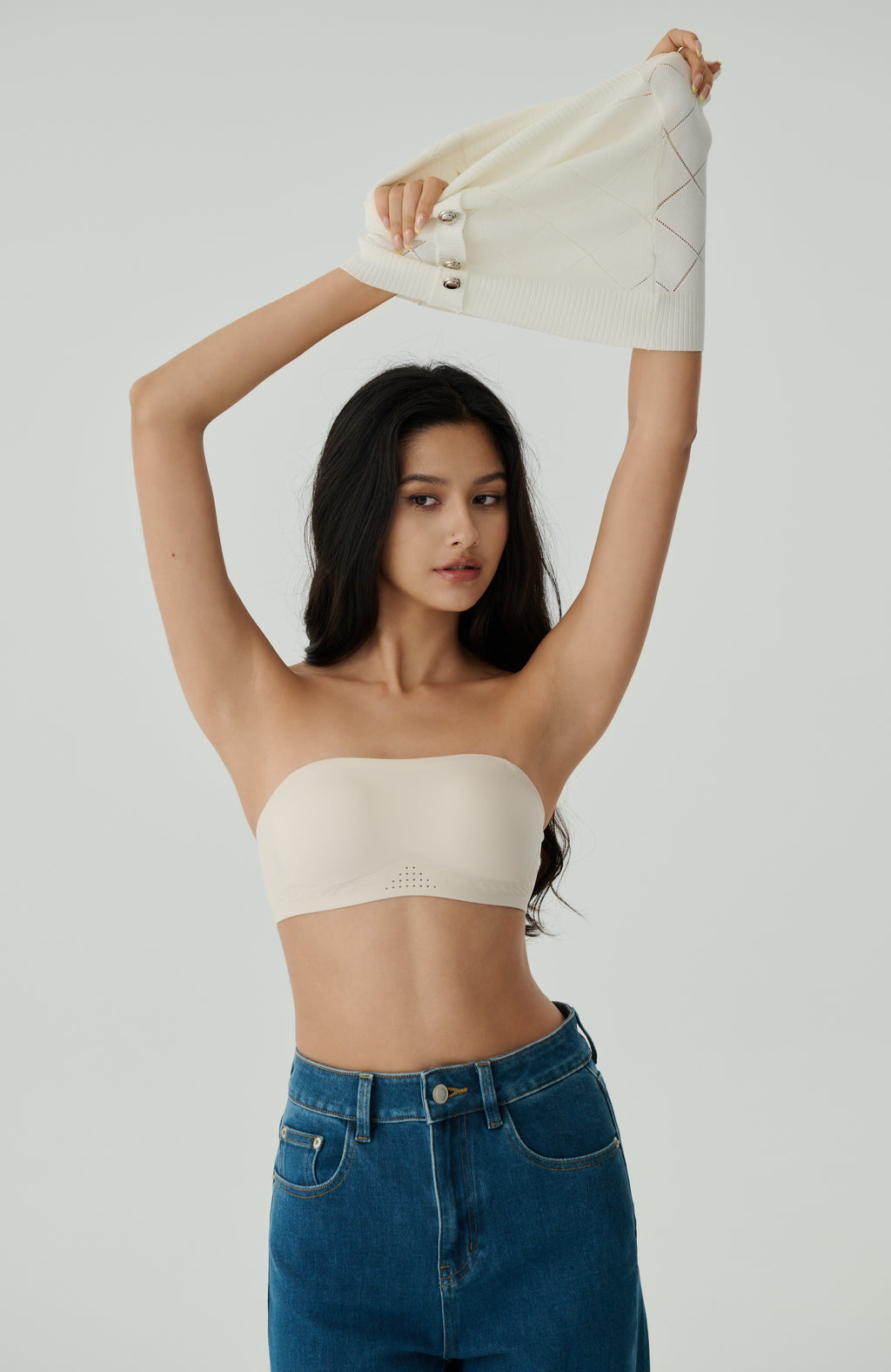 Two ways seamless bandeau bra in white